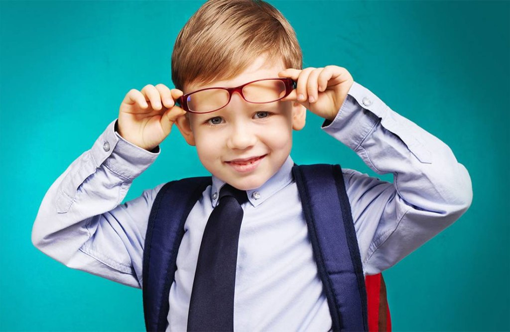 Не ругайте, если школьник отказывается от ношения очков