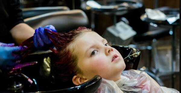 Как реагировать на желание ребенка окрасить волосы